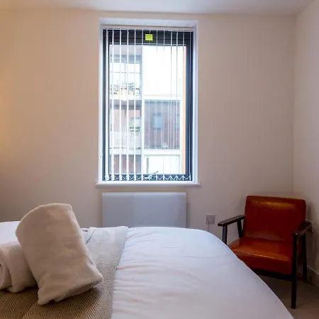 Pass The Keys Super Luxurious 1 Bed Jewellery Q *